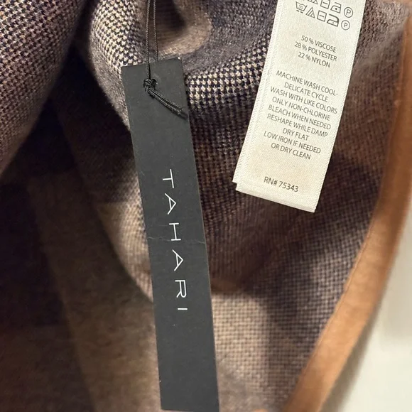 NWT! TAHARI Navy and Tan Plaid Sweater Poncho, S/M - Picture 4 of 8